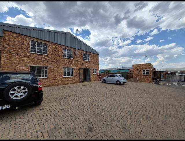 300M² FACTORY FOR SALE IN ANDERBOLT
